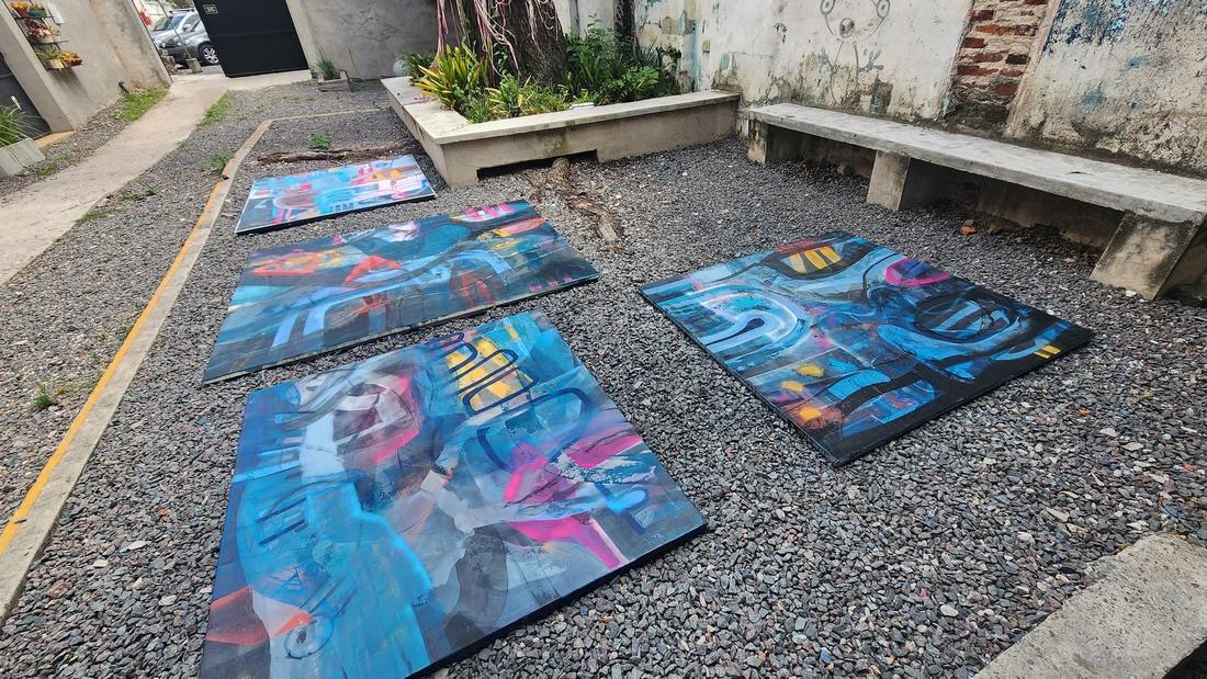 Obras apoyadas en el patio